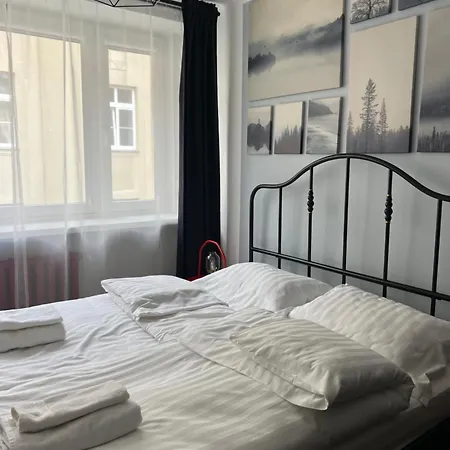Tomasza 25 Main Square Апартаменты *